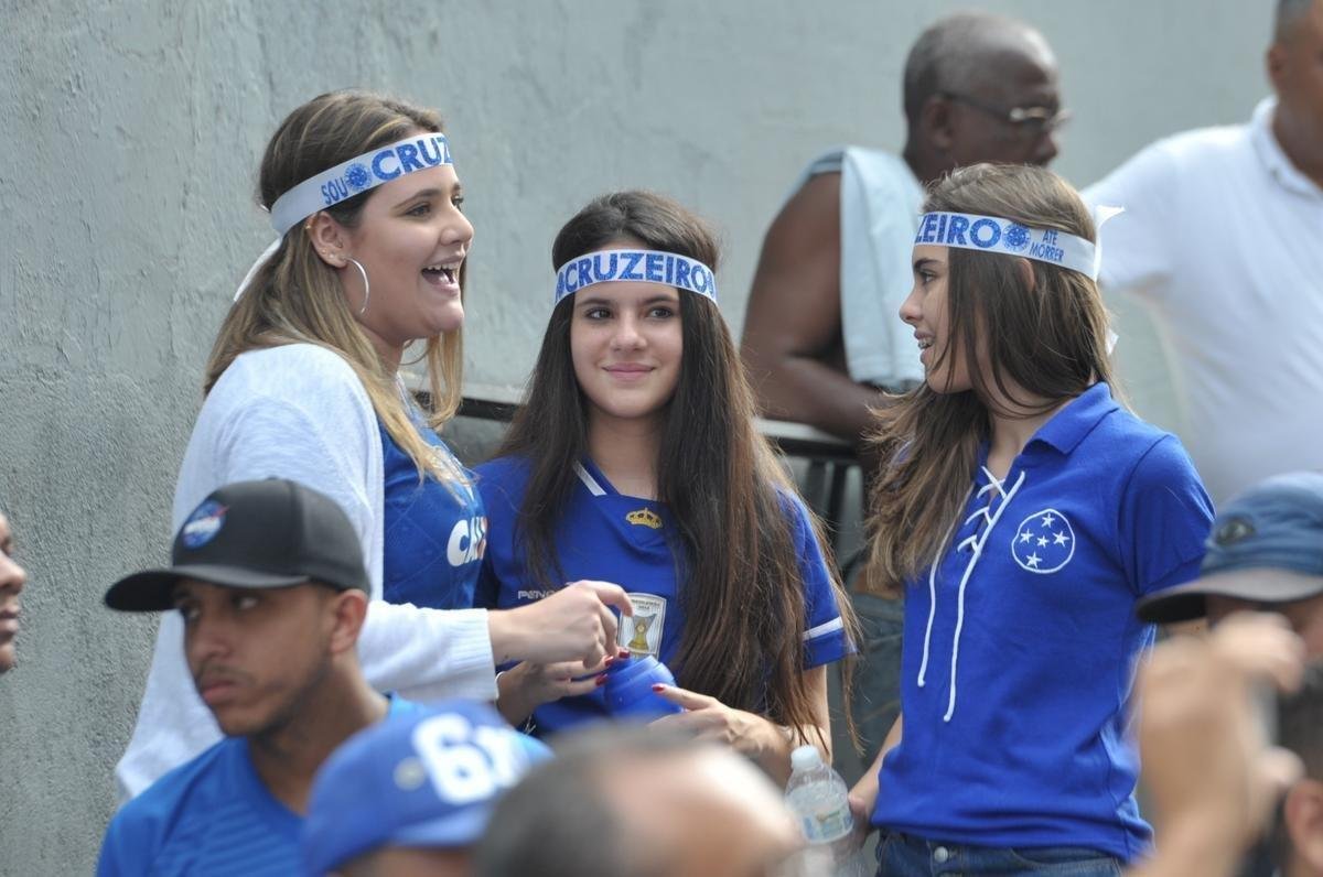 Imagens das torcidas de Amrica e Cruzeiro no clssico deste domingo, no Independncia, pela partida de ida da semifinal do Campeonato Mineiro