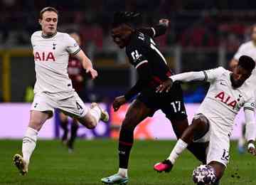 Milan venceu o Tottenham, por 1 a 0, nesta terça-feira, em duelo de ida das oitavas de final da Champions e saiu em vantagem na busca pela na próxima fase