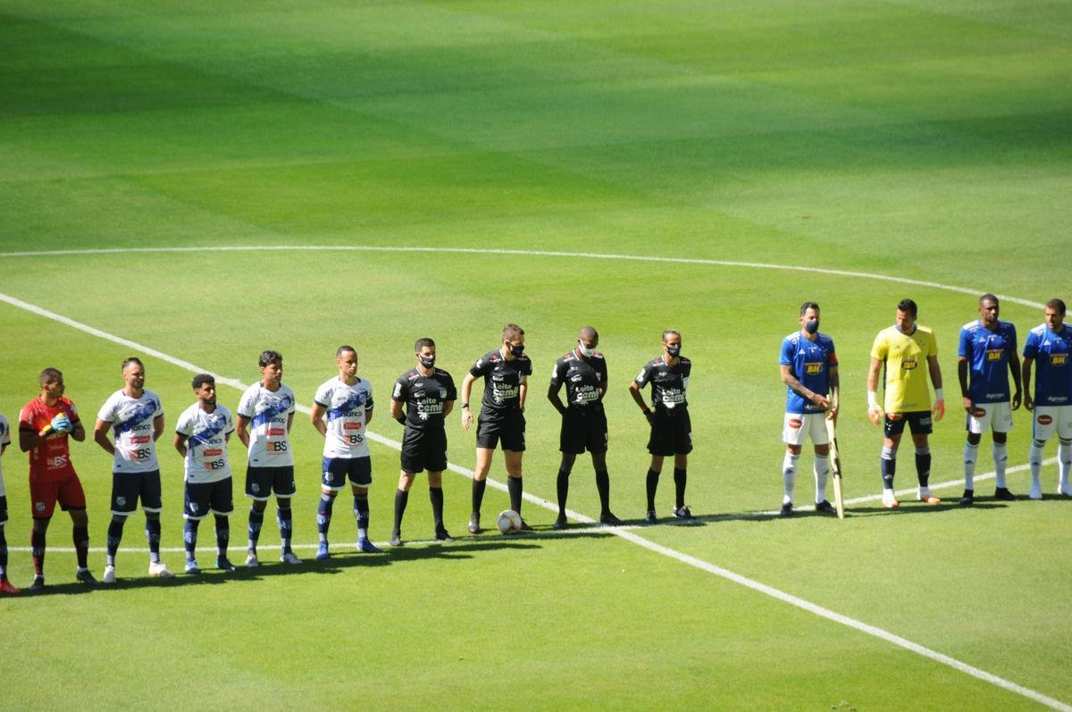 Na retomada do Campeonato Mineiro, Cruzeiro e URT se enfrentaram no Mineiro