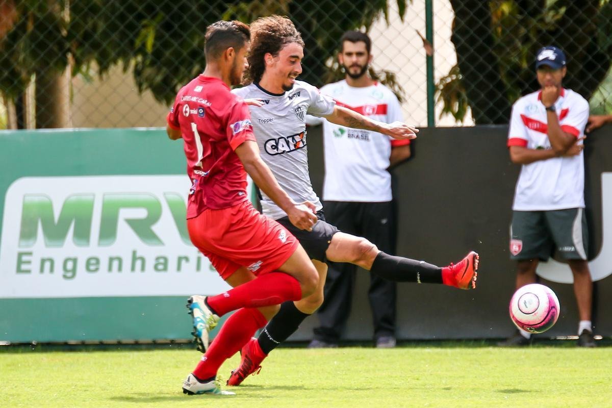Imagens do jogo-treino do Atltico com o Guarani de Divinpolis
