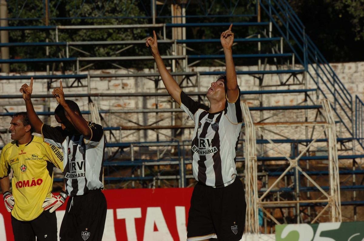 36 - Galvo - 2006/2007 - 54 jogos / 11 gols - 0,203 por jogo