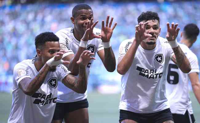 Tiquinho Soares marcou o gol da vitria do Botafogo sobre o Palmeiras