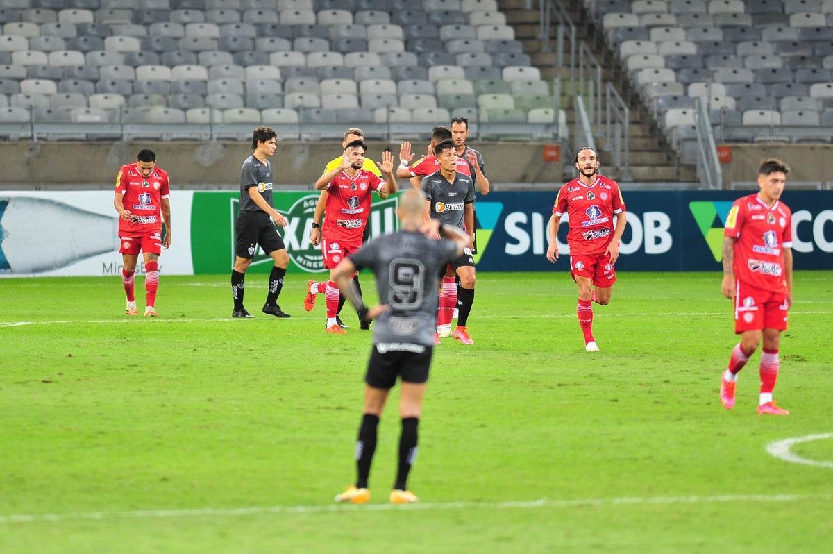 Fotos do jogo entre Atltico e Tombense, neste sbado, pela semifinal do Campeonato Mineiro