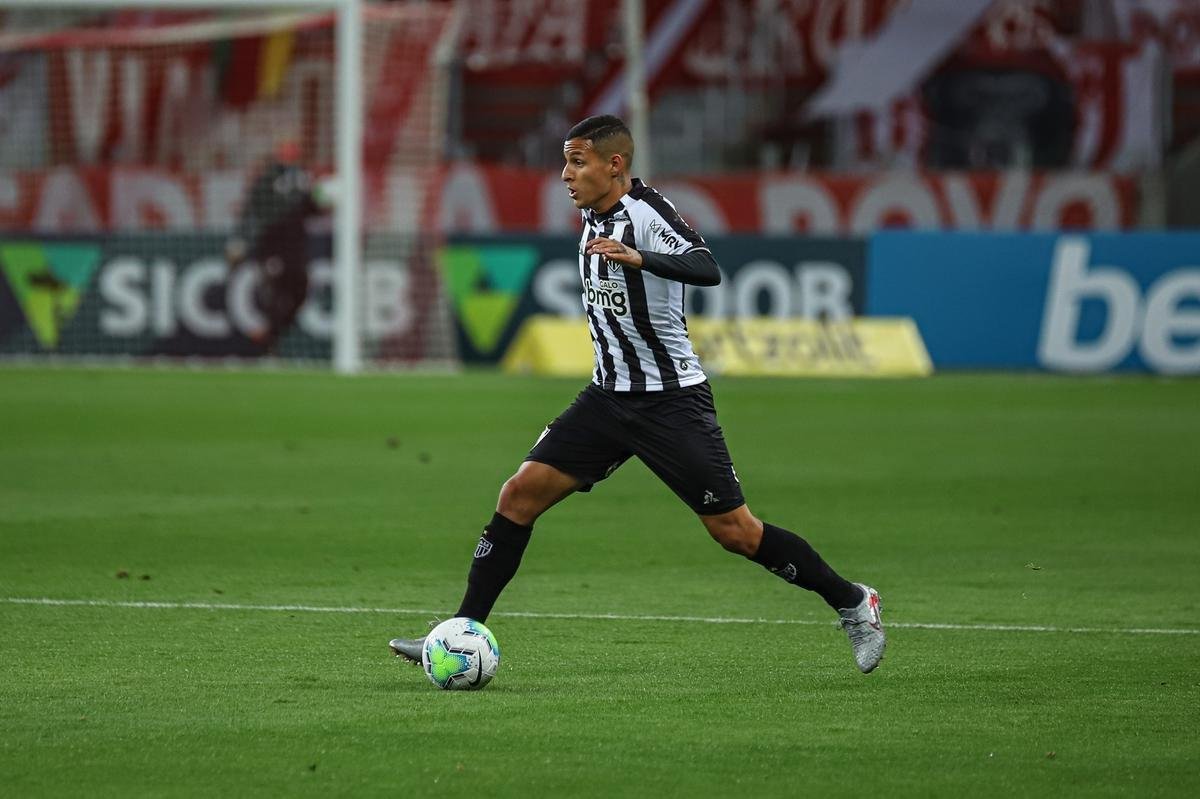 Fotos do duelo entre Internacional e Atltico, neste sbado, no Beira-Rio, em Porto Alegre, pela quinta rodada do Brasileiro