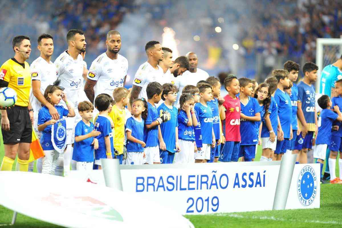Fotos do jogo entre Cruzeiro e Fluminense, no Mineiro, pela 24 rodada do Brasileiro