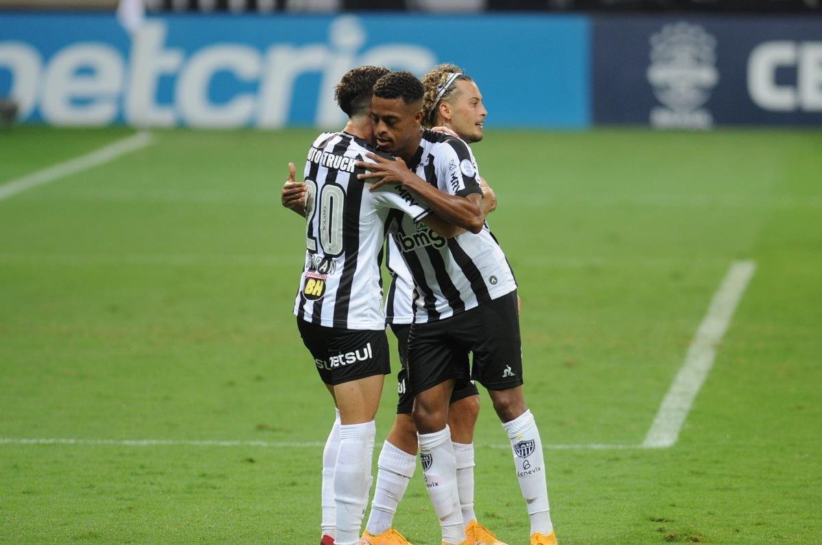 Jogo entre Atltico e Internacional, no Mineiro, terminou empatado por 2 a 2