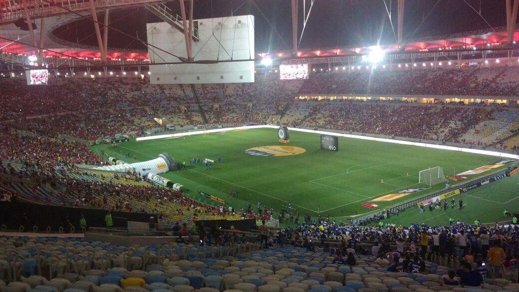 Mais de cinco mil cruzeirenses foram ao Maracan acompanhar o primeiro jogo da deciso