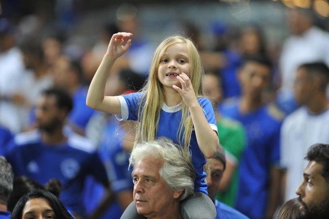 Fotos da torcida do Cruzeiro na partida de ida da semifinal do Mineiro, contra o Athletic, no Mineiro