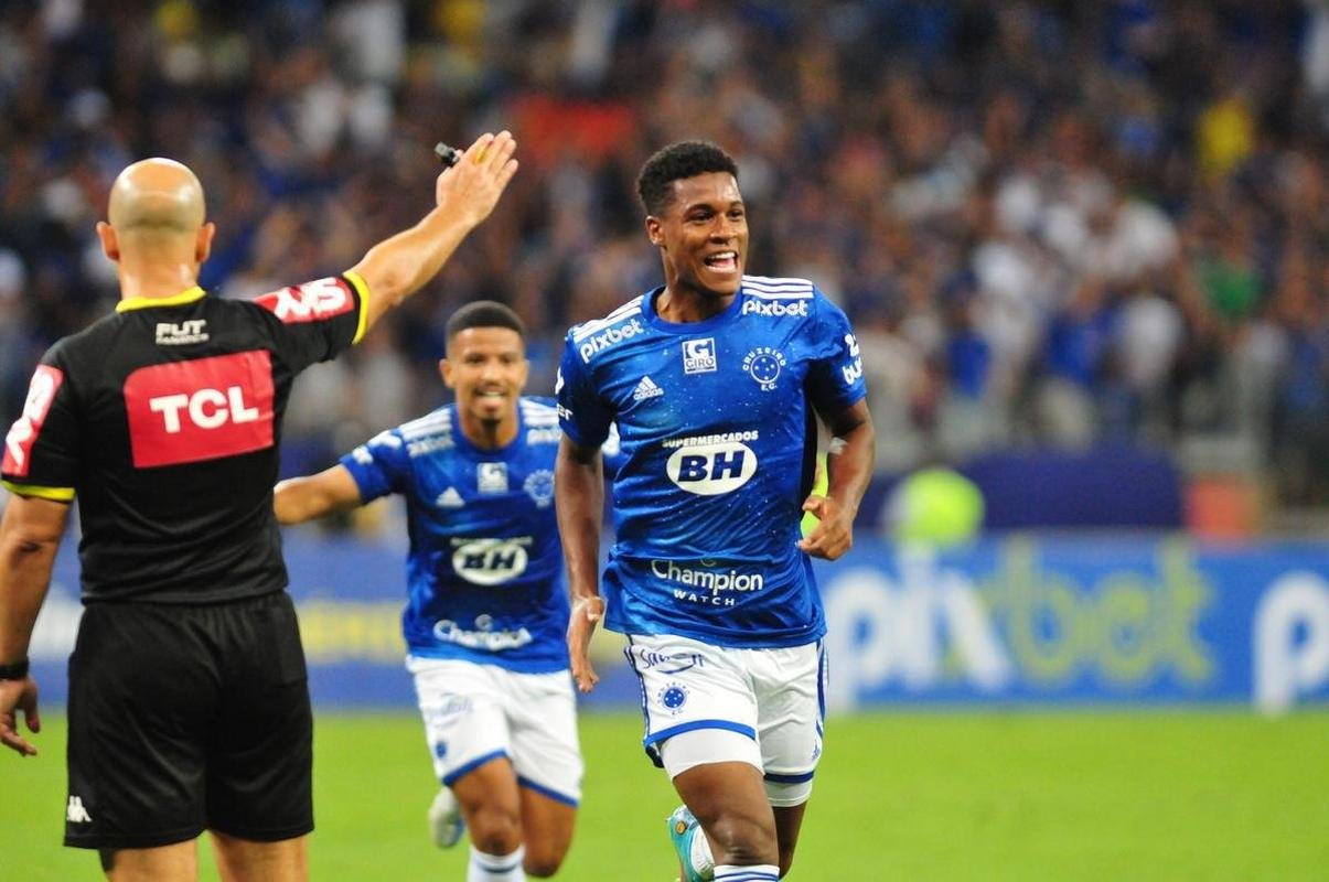 Cruzeiro 3 x 2 CSA: veja fotos do jogo da taa
