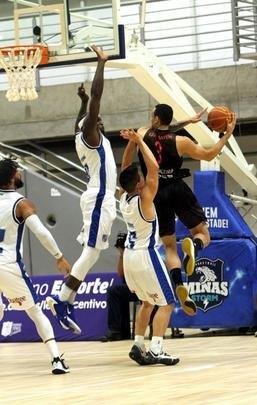 Mesmo sem contar Leandrinho, cestinha do NBB, o Minas venceu o Braslia em Belo Horizonte