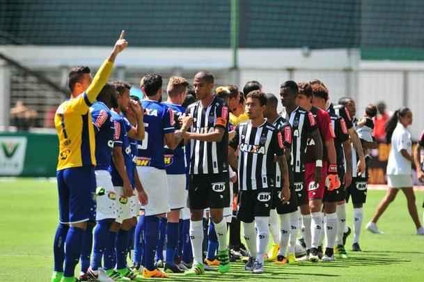 Imagens de lances do clssico mineiro realizado neste domingo, no Horto