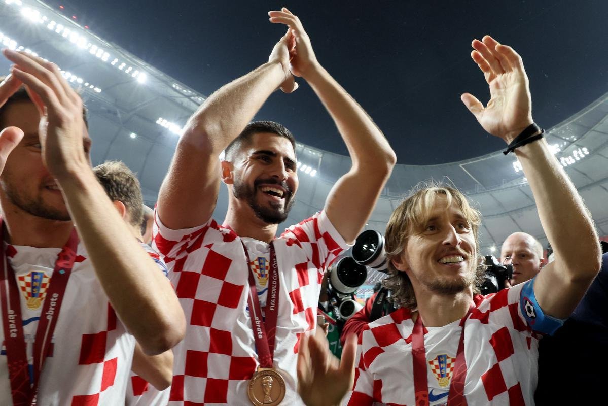 Festa e premiao dos jogadores da Crocia pela conquista do terceiro lugar na Copa do Mundo de 2022, no Catar. Time croata venceu o Marrocos por 2 a 1 neste sbado (17), no Estdio Internacional Khalifa, em Doha