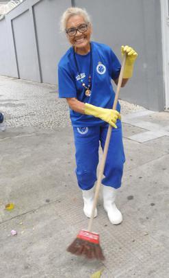 Salom, torcedora icnica do Cruzeiro, morreu nesta tera-feira