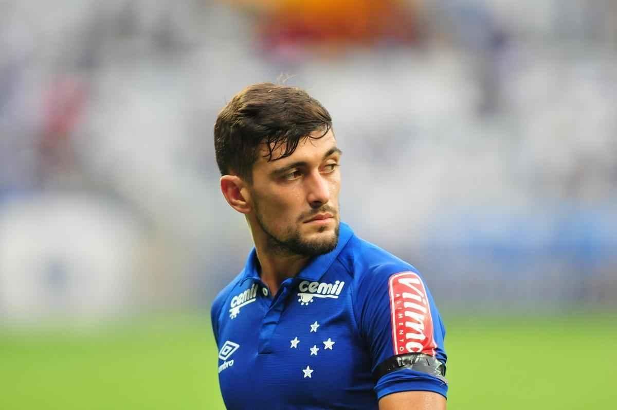 Partida no Mineiro marcou as estreias de Cruzeiro e So Paulo no Campeonato Brasileiro