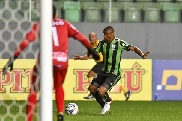 Fotos do jogo entre América e Operário