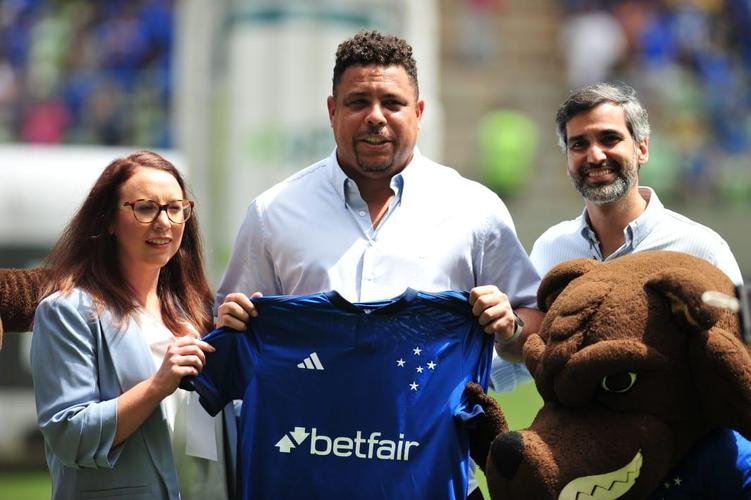 Casa de apostas britânica, a Betfair foi anunciada em 28 de janeiro como a nova patrocinadora máster do Cruzeiro para 2023