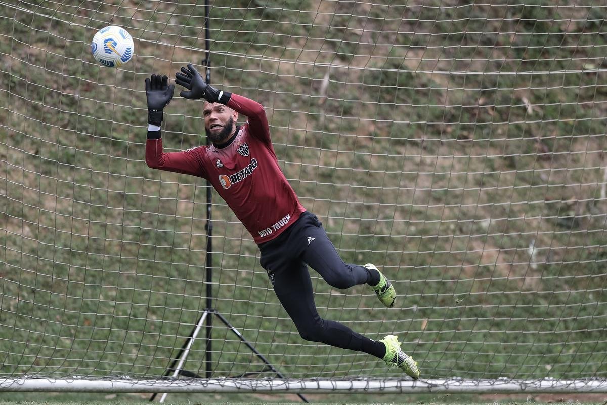 Elenco atleticano encerrou a preparao para enfrentar o Atltico-GO fora de casa 