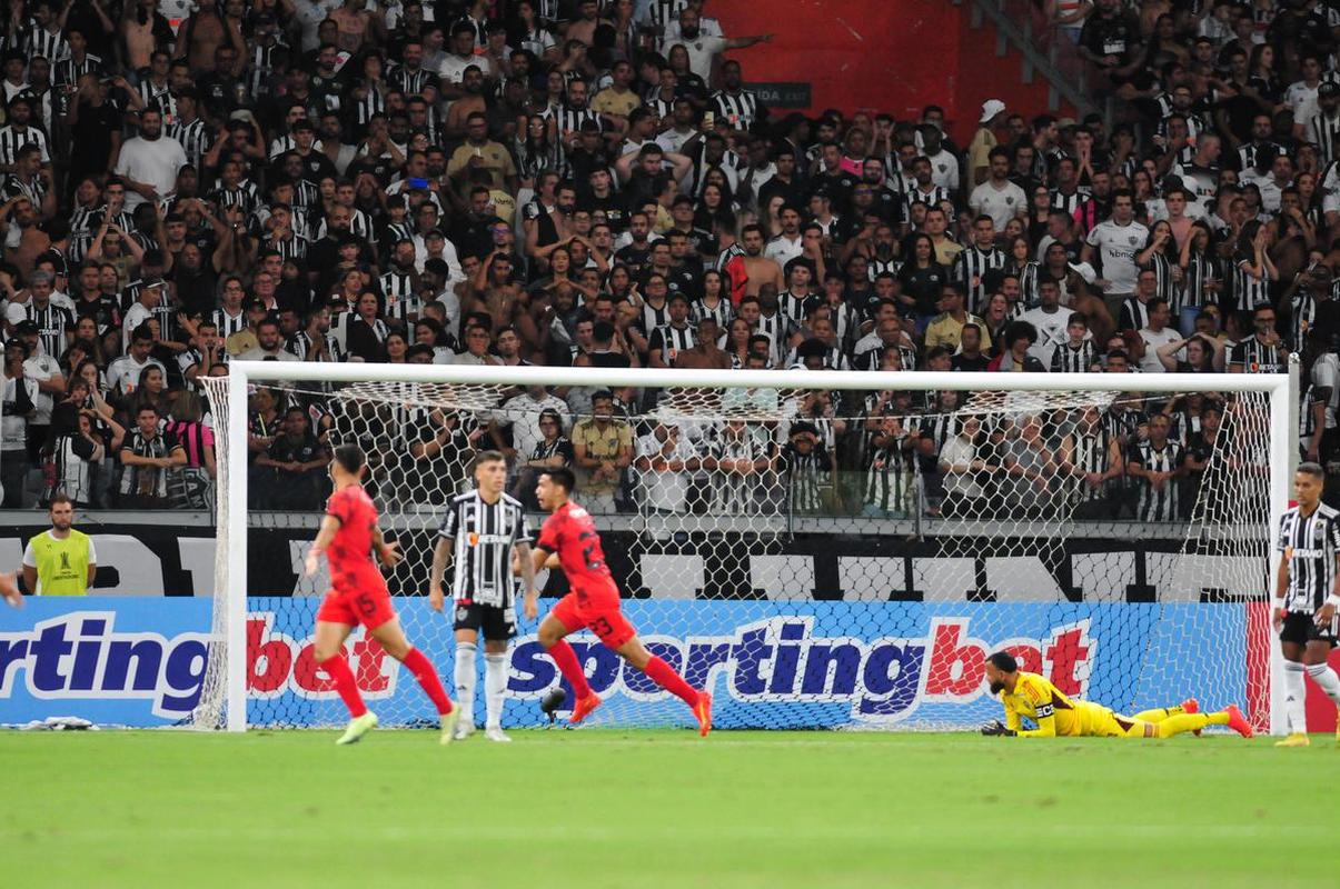 Fotos do jogo entre Atltico x Libertad, pela Copa Libertadores