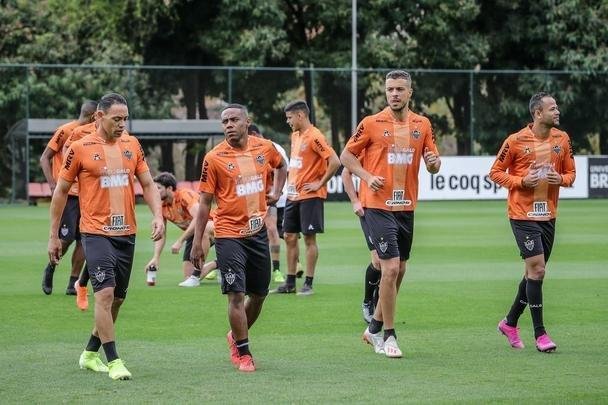 Fotos do treino do Atltico neste sbado, na Cidade do Galo. O tcnico Rodrigo Santana deve escalar o time com Wilson; Patric, Igor Rabello, Rver e Fbio Santos; Jair e Elias; Char, Vincius e Cazares; Ricardo Oliveira