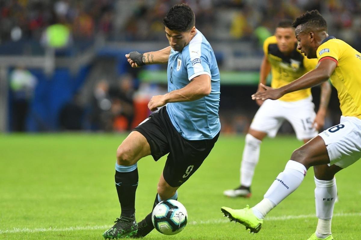 Fotos de Uruguai x Equador, no Mineiro