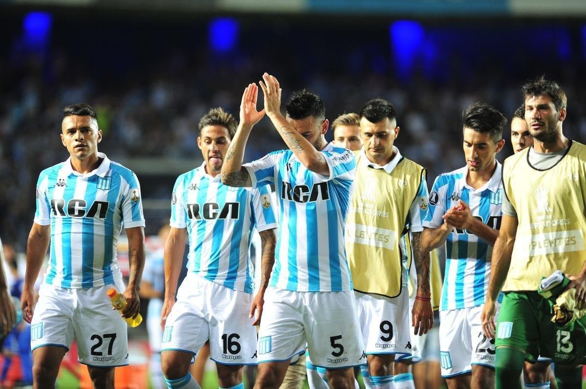 No segundo tempo, Lautaro Martnez marcou o terceiro dele no jogo, Robinho fez de falta para o Cruzeiro e Solari deu nmeros finais ao placar: Racing 4 x 2 Cruzeiro