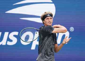 Alemão vence jovem Jannik Sinner por 3 sets a 0 e se classfica
