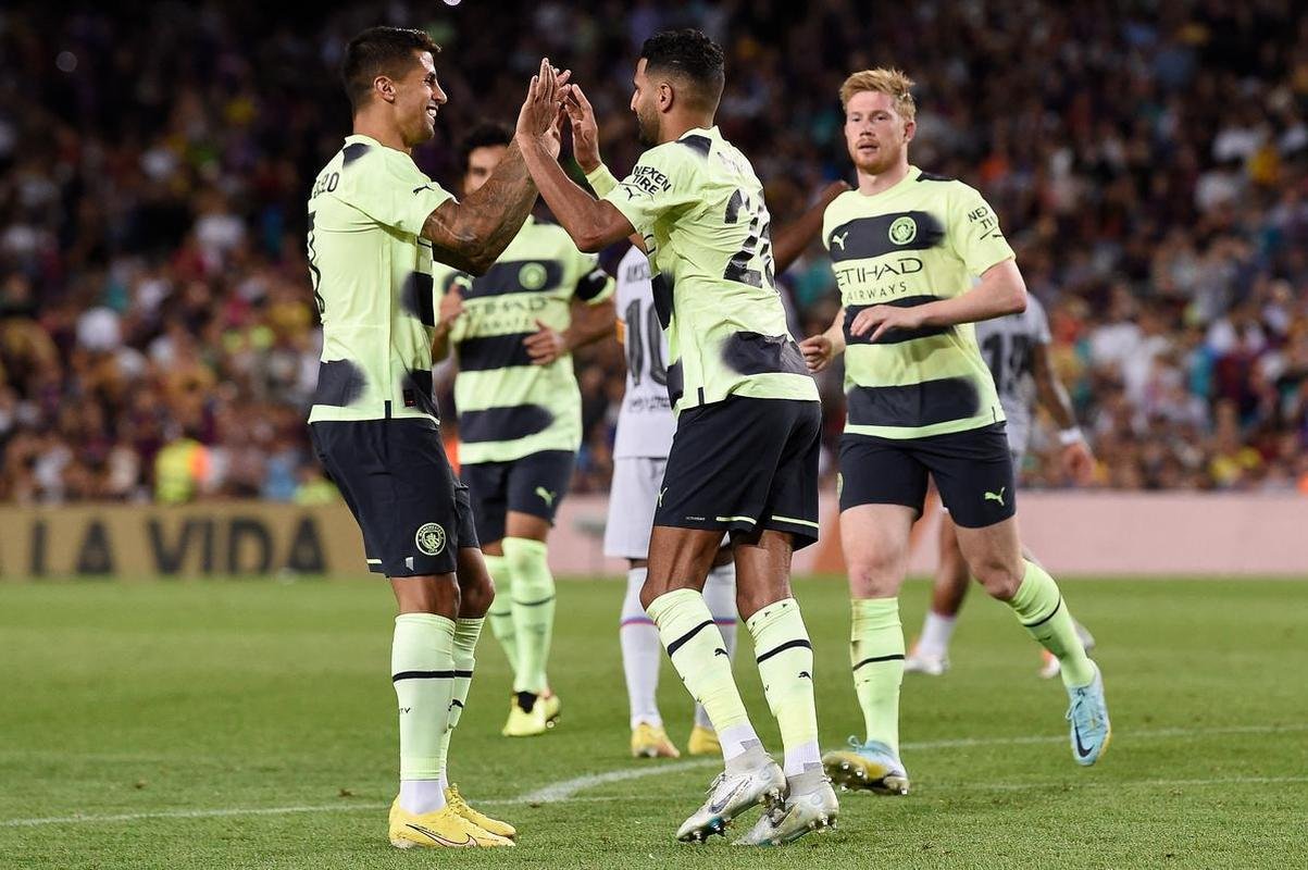 7 - Manchester City (Inglaterra): R$ 997,2 mihes por ano