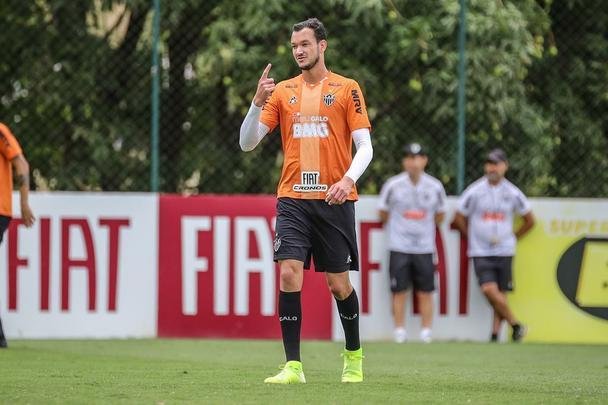 Com Sette Câmara em campo, Atlético se prepara para jogo contra o São Paulo