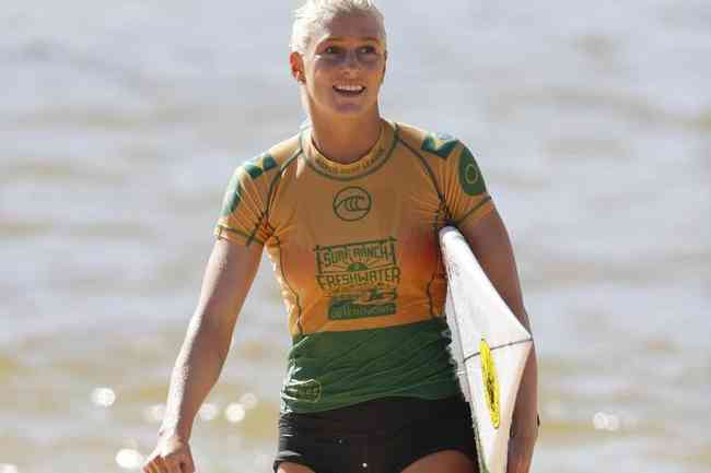 Tatiana Weston-Webb, de 25 anos,  a nica brasileira com chance de ttulo no Mundial de Surfe 