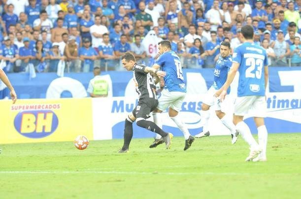 Fotos do primeiro clssico da final do Mineiro, entre Cruzeiro e Atltico, no Mineiro