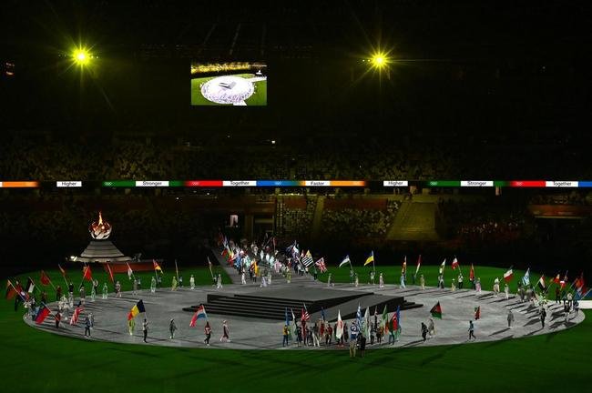 Delega��es de todos os pa�ses na Cerim�nia de Encerramento dos Jogos de T�quio