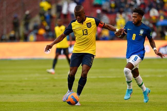 Brasil empatou com Equador em Quito, em jogo com arbitragem confusa 