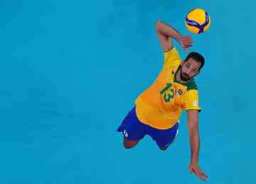 Fãs que compõem a Independente, organizada que apoia a equipe de vôlei, repudiaram postura do jogador da Seleção Brasileira
