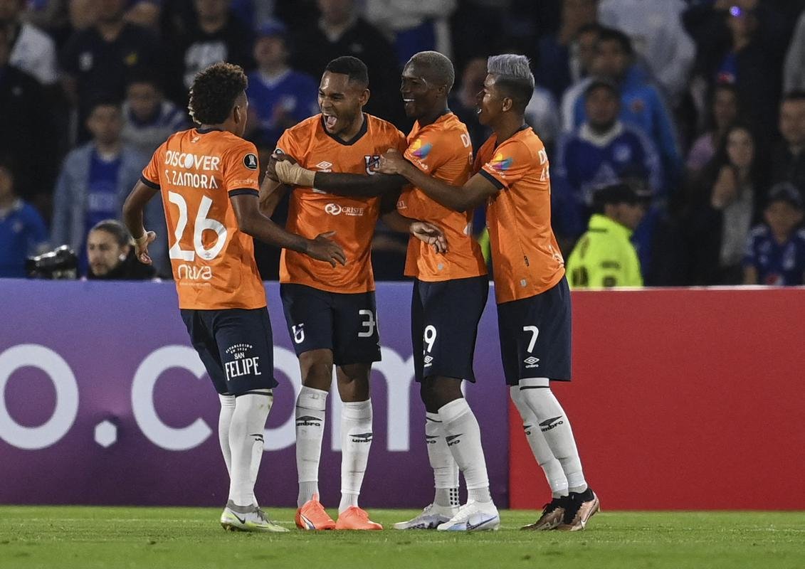 Millonarios-COL venceu Universidad Catlica-EQU por 2 a 1 e ser adversrio do Atltico na terceira fase da Libertadores