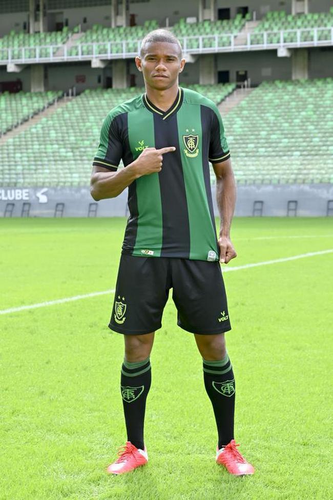 Fotos dos novos uniformes do América
