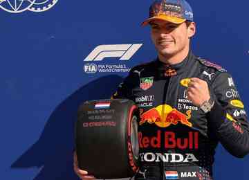 Com sete corridas ainda pela frente no campeonato, Verstappen tem 2 pontos a menos do que inglês Lewis Hamilton