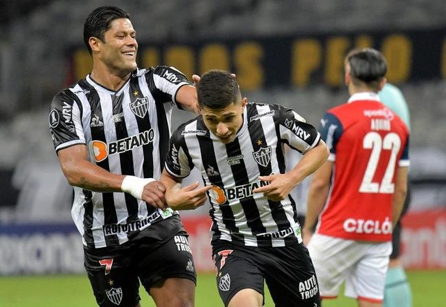 Savarino tamb�m deixou sua marca na vit�ria por 4 a 0 sobre o Cerro Porte�o