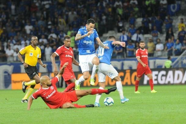 Gol do Internacional deixou Cruzeiro abatido no segundo tempo