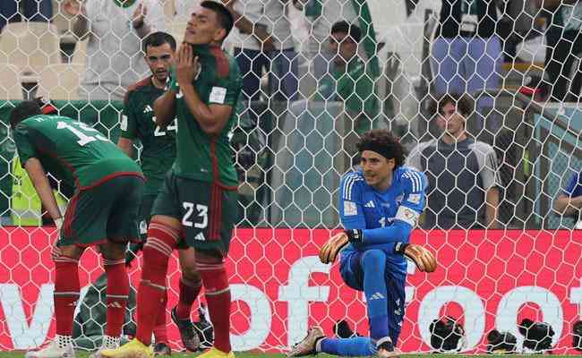 O Mxico venceu a Arbia Saudita por 2 a 1, mas no conseguiu se classificar s oitavas da Copa do Mundo