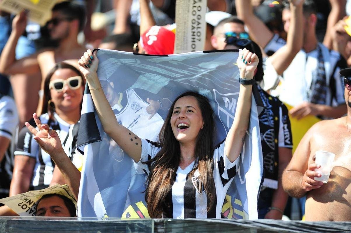 Festa da torcida do Atltico, no Mineiro, no jogo em que o time ergueu a taa de campeo brasileiro, diante do RB Bragantino