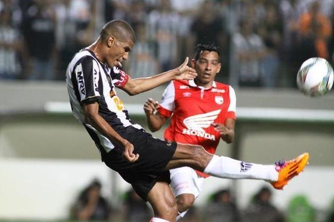 2011 - Leonardo Silva