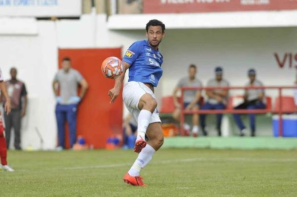 Fotos do duelo entre Villa Nova e Cruzeiro, neste domingo