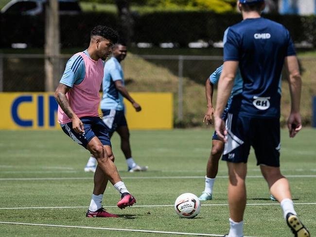 Imagens do treino do Cruzeiro desta segunda-feira (20), na Toca da Raposa II, em Belo Horizonte