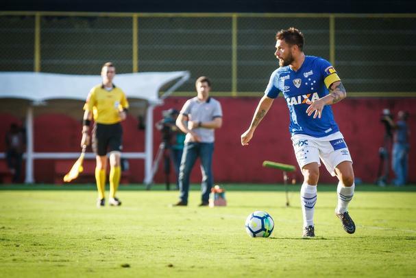 Cruzeiro empatou com Vitória no Barradão, em Salvador, por 1 a 1, pela 17ª rodada do Brasileiro