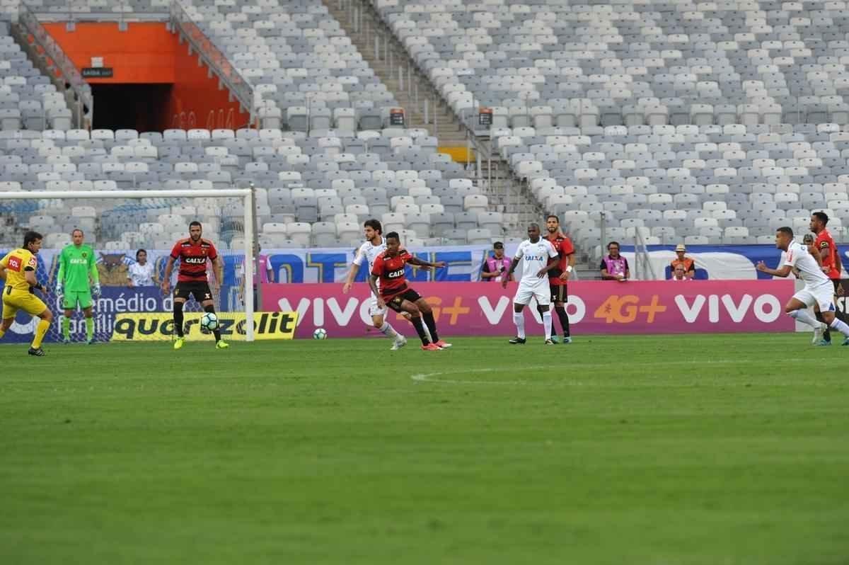Imagens da partida entre Cruzeiro e Sport, duelo vlido pela 21 rodada da Srie A do Campeonato Brasileiro