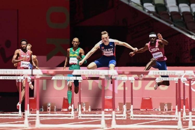 Alisson dos Santos conquistou bronze nos 400m com barreira em Tquio; veja a festa do Piu, o Malvado