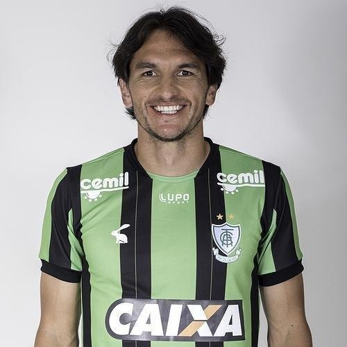 Matheus Ferraz (zagueiro) -  contrato at o fim de 2018