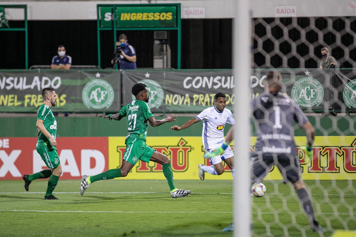 Fotos do jogo entre Chapecoense e Cruzeiro, na Arena Condá, em Chapecó, pela 23ª rodada da Série B do Campeonato Brasileiro