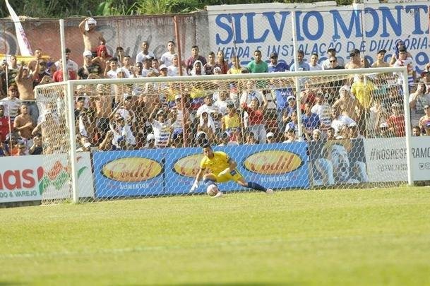 Cruzeiro abriu 2 a 1 no primeiro tempo, com gols de Raniel e Robinho; Alemo descontou para o Guarani