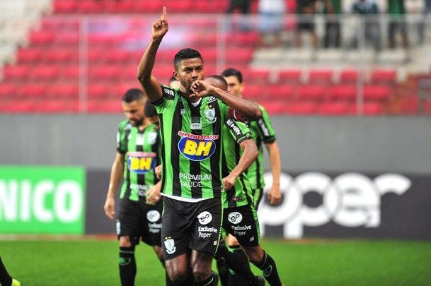 Fotos do duelo entre Amrica e Vitria, no Independncia, pela 36 rodada da Srie B do Brasileiro